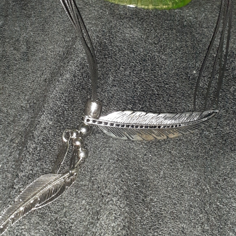Choker - Picture 2 of 3